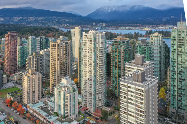 Emerald West Condominium in Vancouver, BC - Building Photo - Building Photo