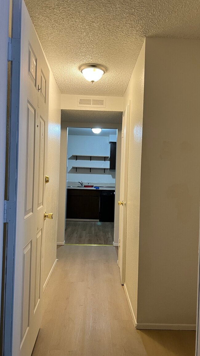 14801 132nd Ave E, Unit D