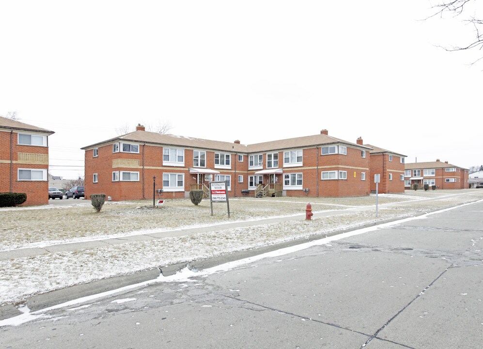 Huntington Manor in Roseville, MI - Foto de edificio