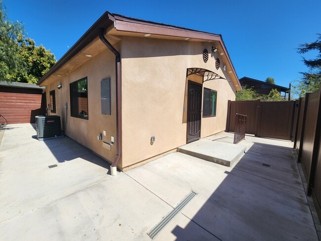 property at 10941 Walnut Dr