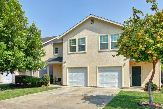 East Sac Duplex in Sacramento, CA - Building Photo - Other