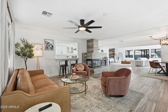 8614 E Jackrabbit Rd in Scottsdale, AZ - Building Photo - Building Photo