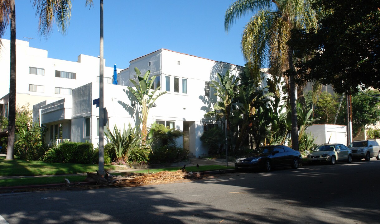 1392 Veteran Ave in Los Angeles, CA - Building Photo