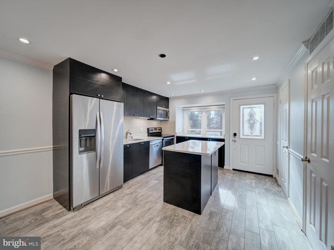 6191 Little Valley Way in Alexandria, VA - Building Photo - Building Photo