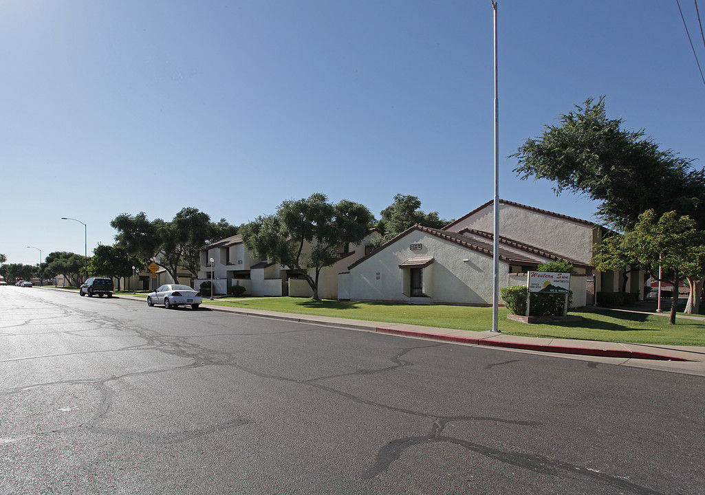 Western Sun Apartments in Mesa, AZ - Building Photo