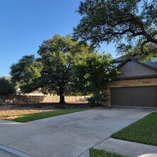 9505 Ivalenes Hope Dr in Austin, TX - Foto de edificio - Building Photo