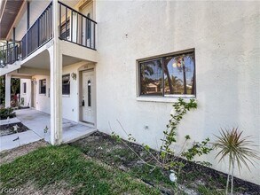 4530 SW 10th Ave in Cape Coral, FL - Foto de edificio - Building Photo