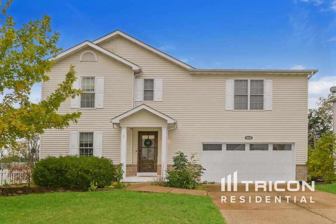 4064 Jessica Dr in Wentzville, MO - Building Photo