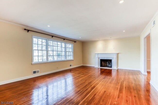 11 Wordsworth Rd in Millburn, NJ - Building Photo - Building Photo