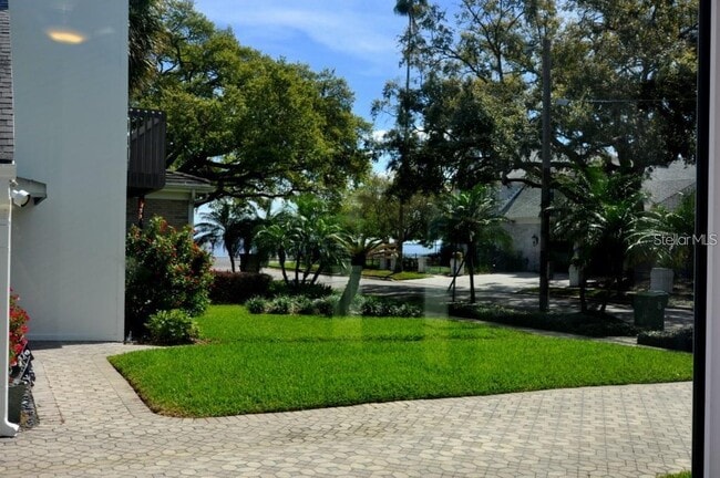 2905 W Bay Ct Ave in Tampa, FL - Building Photo - Building Photo