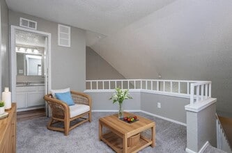 Sevilla Condos in Carrollton, TX - Foto de edificio - Building Photo