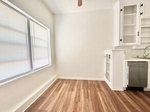 800 N Las Palmas Ave in Los Angeles, CA - Building Photo - Building Photo