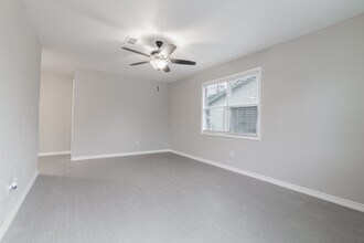 101 Will St in Willis, TX - Building Photo - Building Photo