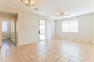 2174 W Gold Dust Ave in San Tan Valley, AZ - Building Photo - Building Photo