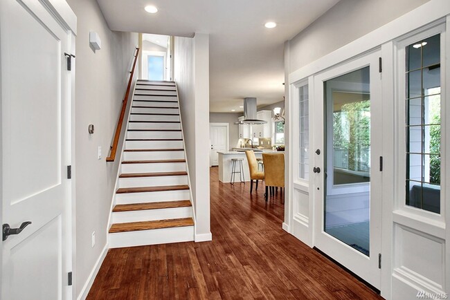 2009 E Mercer St in Seattle, WA - Building Photo - Building Photo