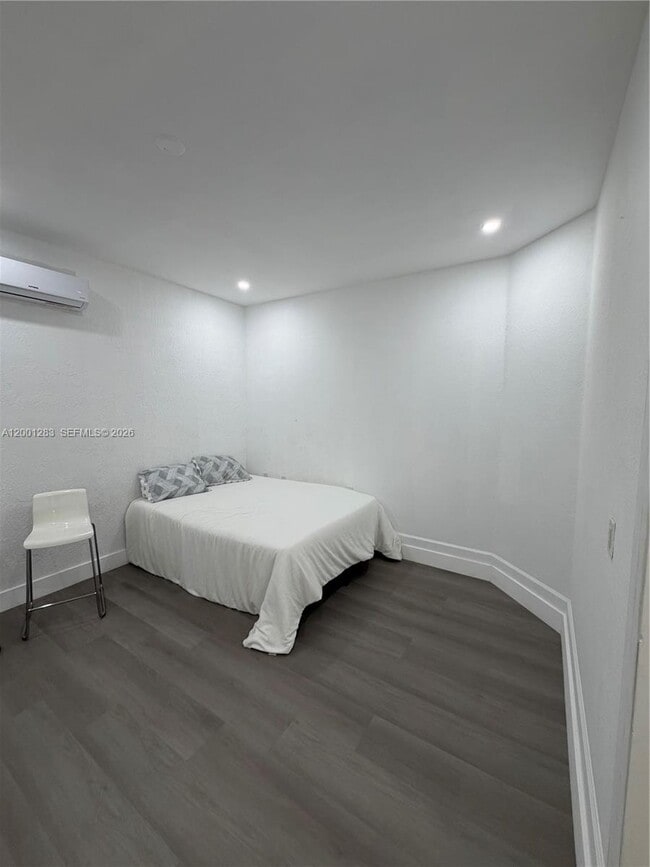 2442 NE 3rd Ct in Homestead, FL - Building Photo - Building Photo