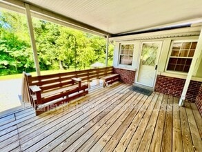 4624 New Harmony Rd in Evansville, IN - Foto de edificio - Building Photo