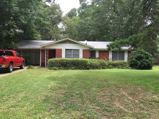 property at 1016 Francais Dr