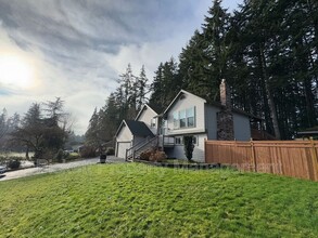 3970 Weathers Ct SE in Port Orchard, WA - Building Photo - Building Photo