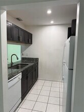 6040 Shaker Wood Cir in Tamarac, FL - Foto de edificio - Building Photo