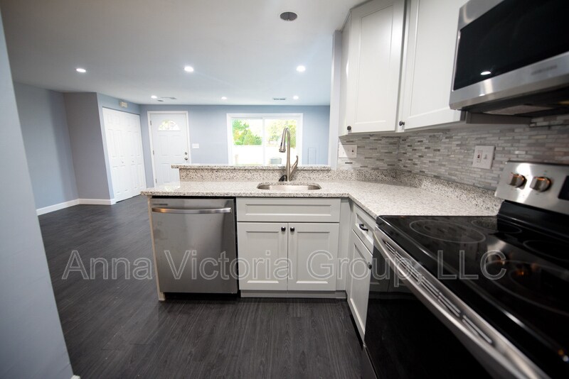 8819 Welbeck Way in Gaithersburg, MD - Building Photo