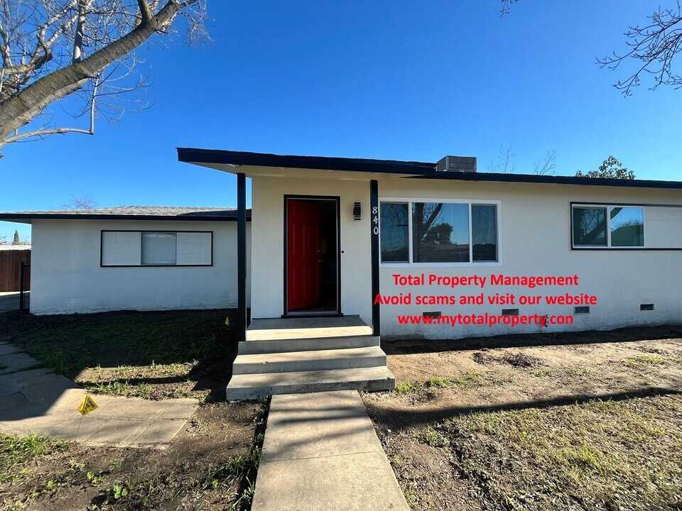 840 S F St in Tulare, CA - Building Photo