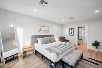 3802 E Piccadilly Rd in Phoenix, AZ - Building Photo - Building Photo