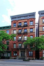 303 W 21st St in New York, NY - Building Photo - Building Photo