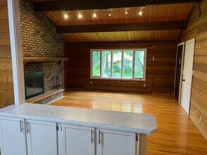 1120 Lealand Rd E in St. Paul, MN - Building Photo - Building Photo