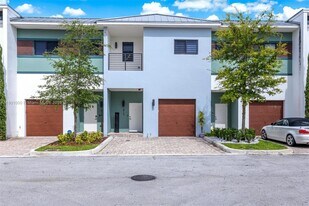 812 NW 44th Terrace in Plantation, FL - Building Photo