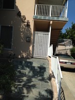 425 Doheny S Dr, Unit 7 Apartments