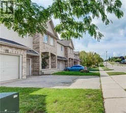 169 Bismark Dr in Cambridge, ON - Building Photo - Building Photo