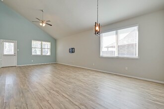 11303 Dawn Beach Ln in Conroe, TX - Building Photo - Building Photo