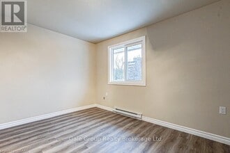 880 James St in Woodstock, ON - Building Photo - Building Photo
