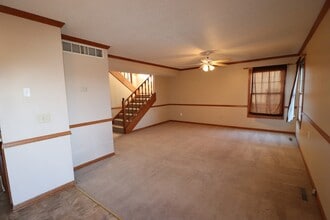 309 Commanche Ct in Junction City, KS - Building Photo - Building Photo