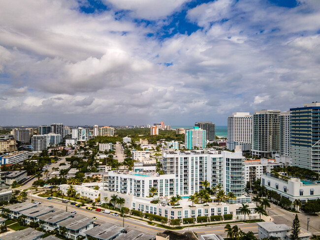 Tiffany House in Fort Lauderdale, FL - Foto de edificio - Building Photo