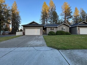 6918 N Old Fort Dr in Spokane, WA - Building Photo - Building Photo