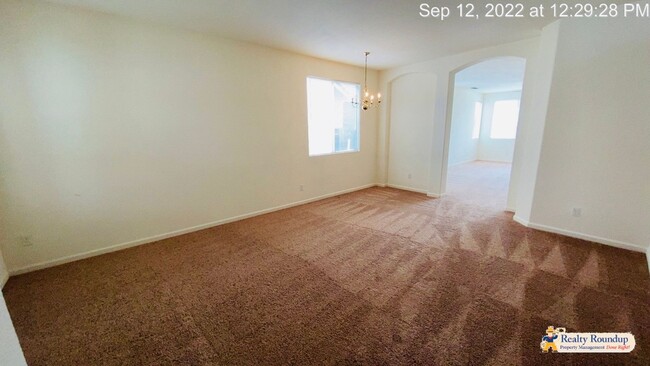 8457 Tambor Way in Elk Grove, CA - Building Photo - Building Photo