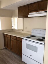 4623 Alvin Dark Ave, Unit 2 in Baton Rouge, LA - Foto de edificio - Building Photo