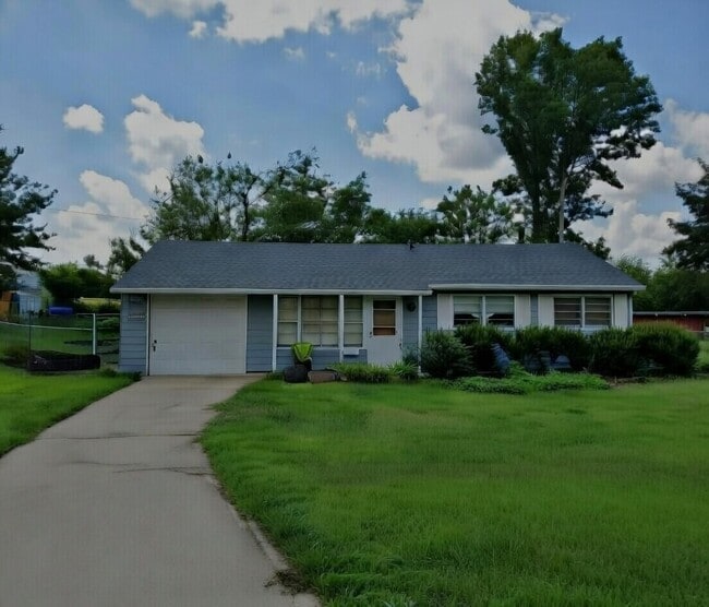 property at 182 Jacolyn Dr NW