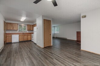 33333 Mountain Way in Scappoose, OR - Building Photo - Building Photo