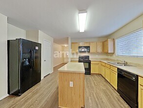 8007 Abbotts Pointe in San Antonio, TX - Building Photo - Building Photo