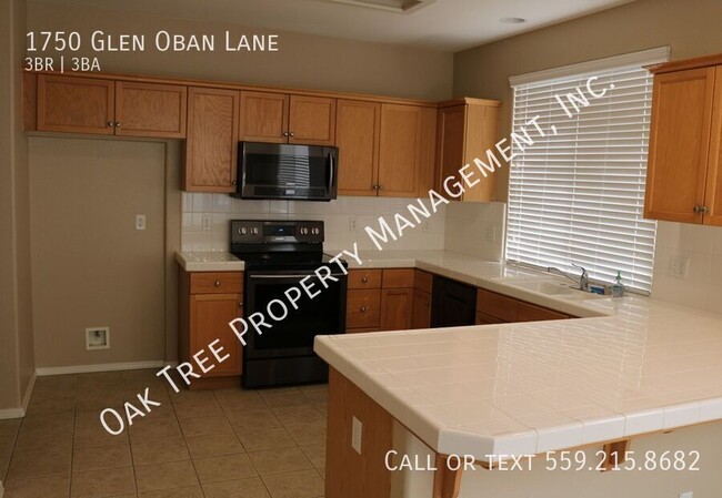 1750 Glen Oban Ln in Clovis, CA - Foto de edificio - Building Photo