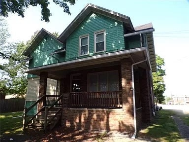 126 College Ave, Unit Upper Unit 2 in Indiana, PA - Building Photo - Building Photo