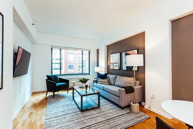 535 W 23rd St-Unit -NPH 3C in New York, NY - Building Photo - Building Photo