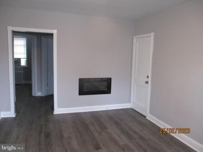 909 St Dunstans Rd photo'