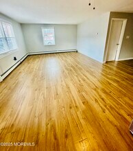 273 Port Monmouth Rd in Middletown, NJ - Building Photo - Building Photo