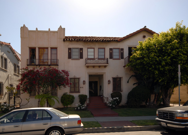 358 S Cochran Ave in Los Angeles, CA - Foto de edificio - Building Photo