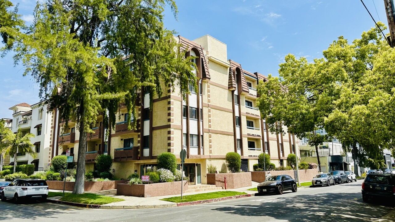 Clark Drive Apartments in Los Angeles, CA - Foto de edificio