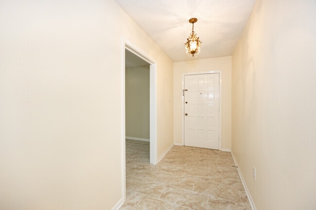 12114 Tams Dr in Baton Rouge, LA - Building Photo - Building Photo